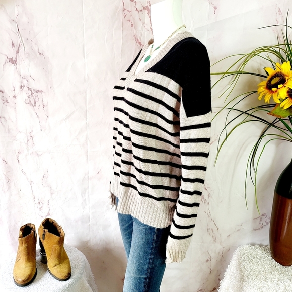 27 Miles Cashmere Striped Black and Gray Sweater - Picture 4 of 7